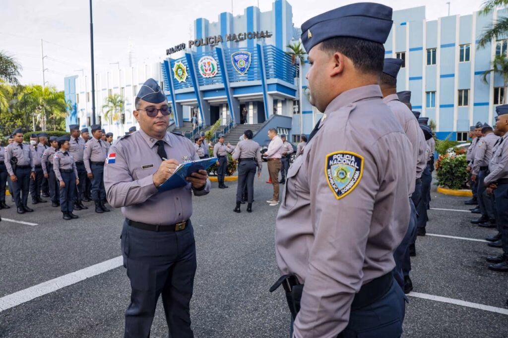 ¿Cuáles son los requisitos para trabajar en la inspección de policía?