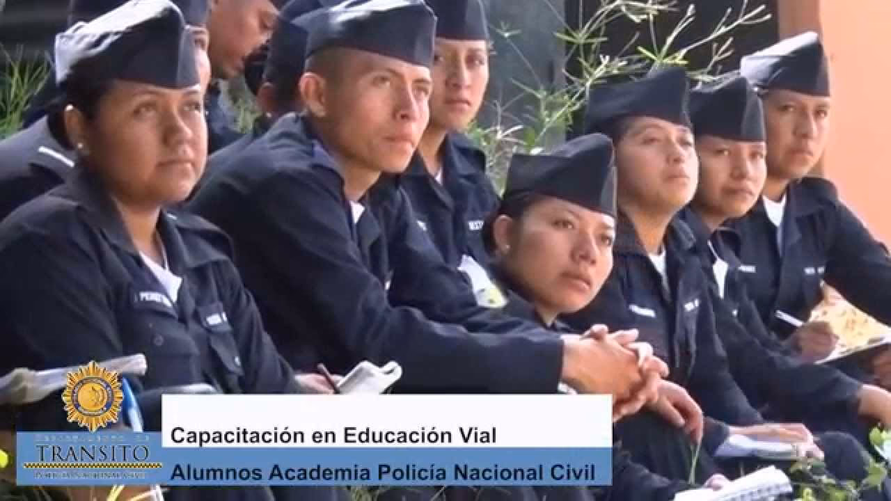 ¿Quiénes son los graduados de la Policía Nacional del Perú?