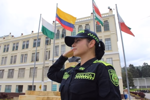 ¿Qué estudian los miembros de la policial nacional?