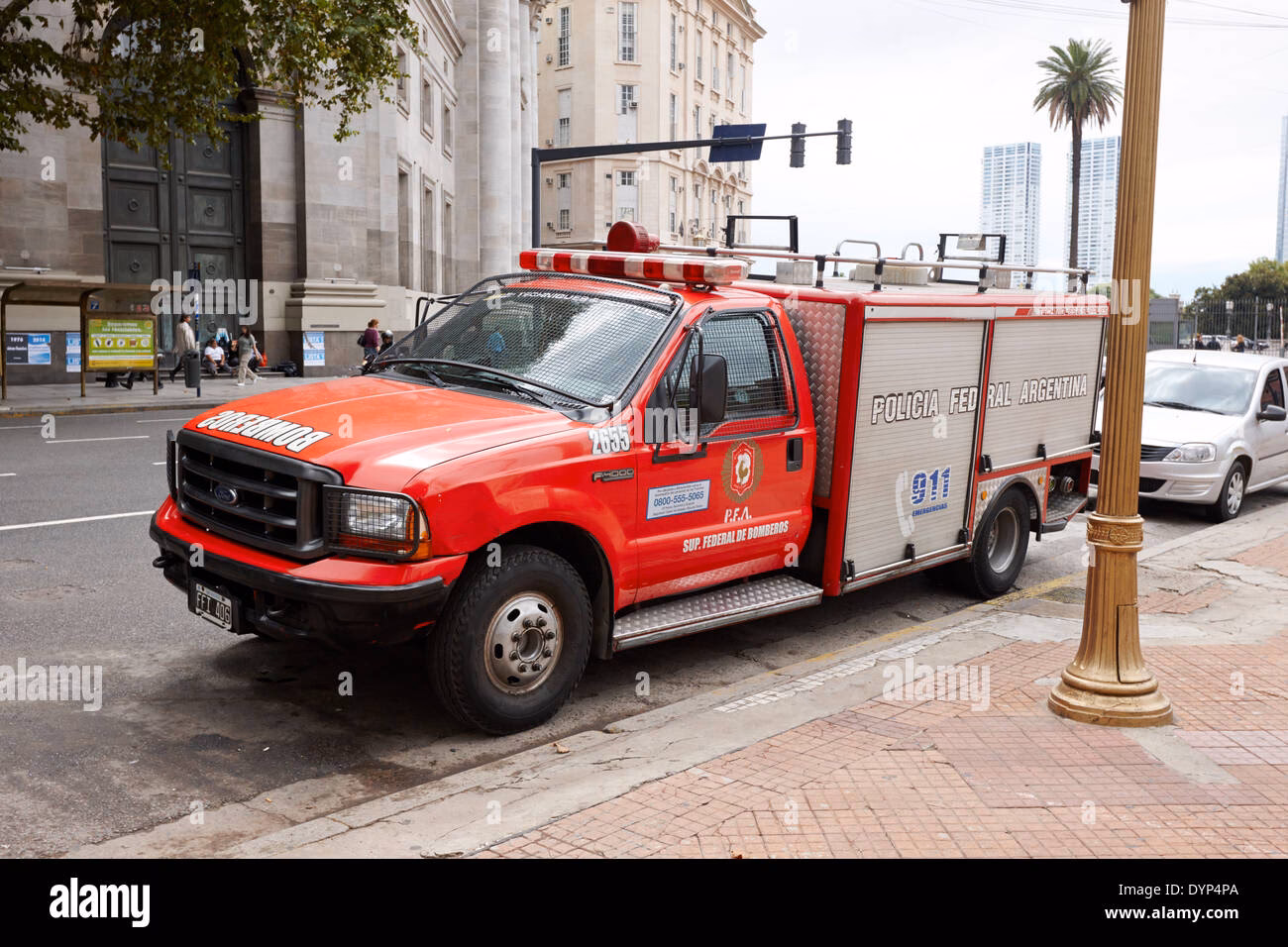¿Cómo contactar con los bomberos de la ciudad?