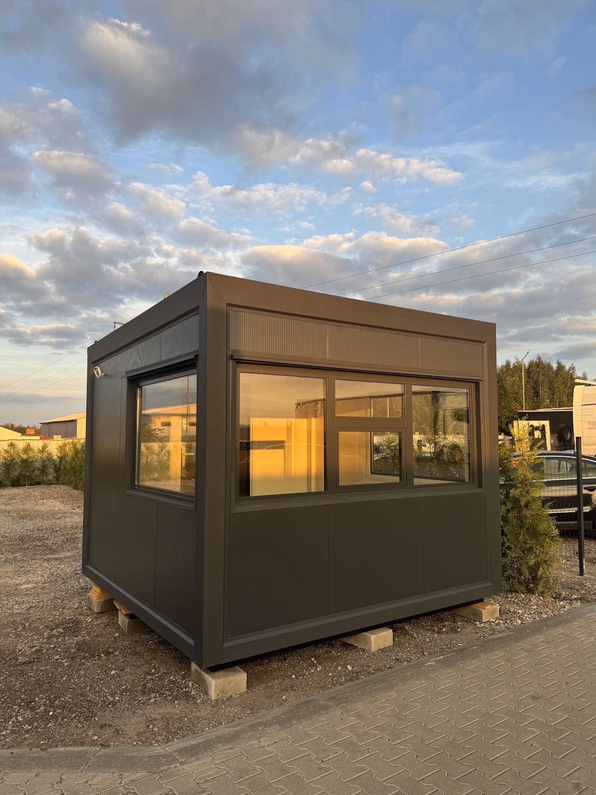 ¿Cuánto cuesta el ingreso a la caseta de policía?