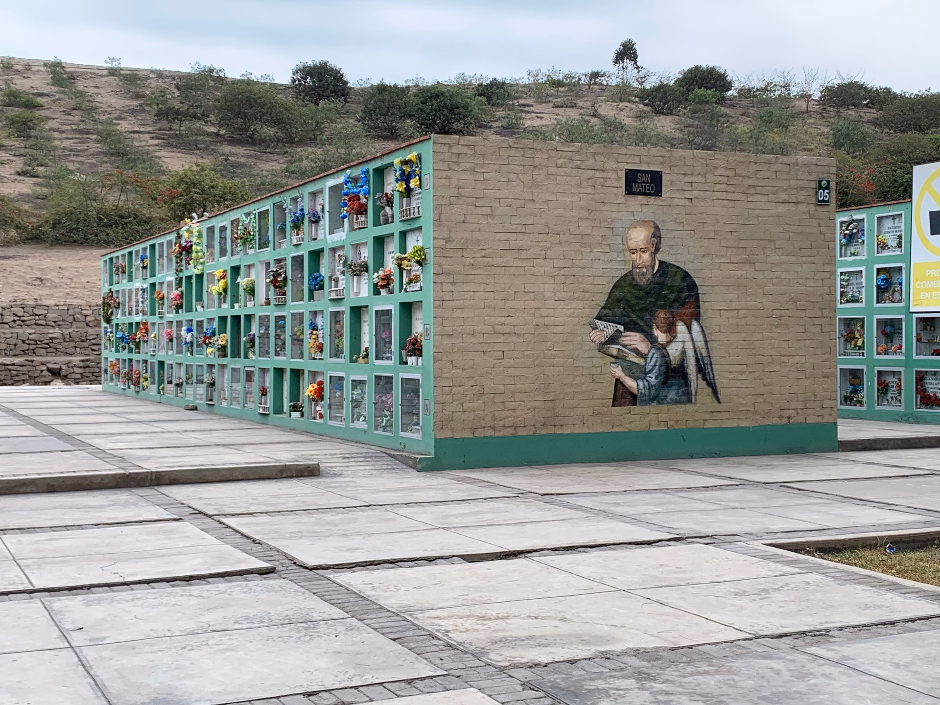 ¿Cuál es el personaje más visitado del cementerio de Miraflores?