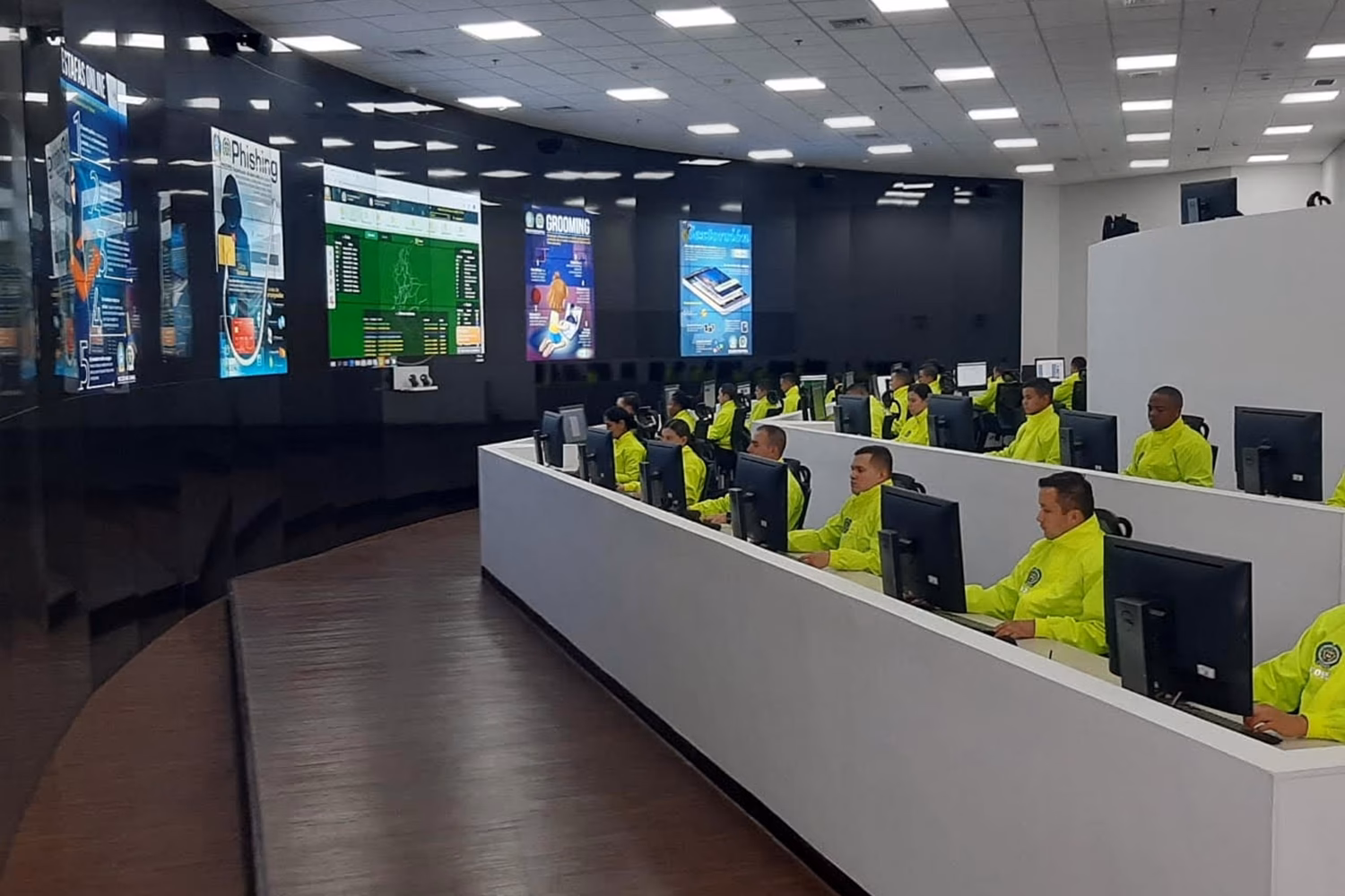 ¿Cuál es el número de la policía cibernética?