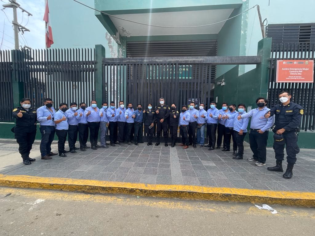 ¿Cuántos centros de servicios policiales hay en China?