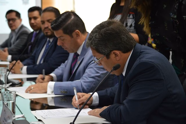 ¿Cuál es la temperatura promedio de la Policía Nacional?