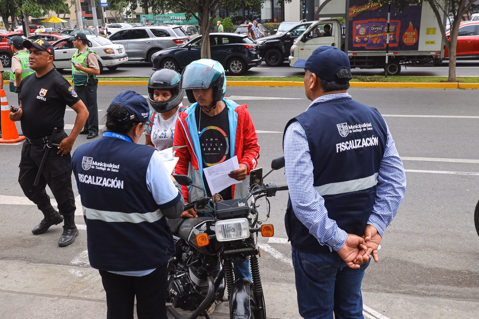 ¿Cuál es el número de la policía de Surco?