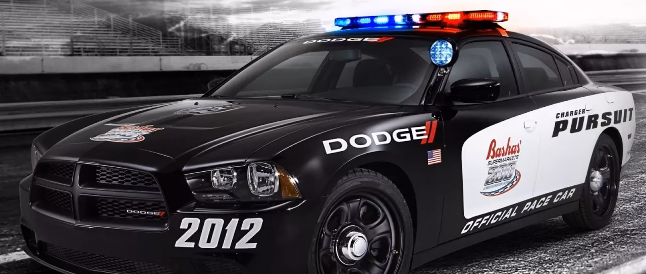 ¿Qué hacen los policías con los coches de la policía?