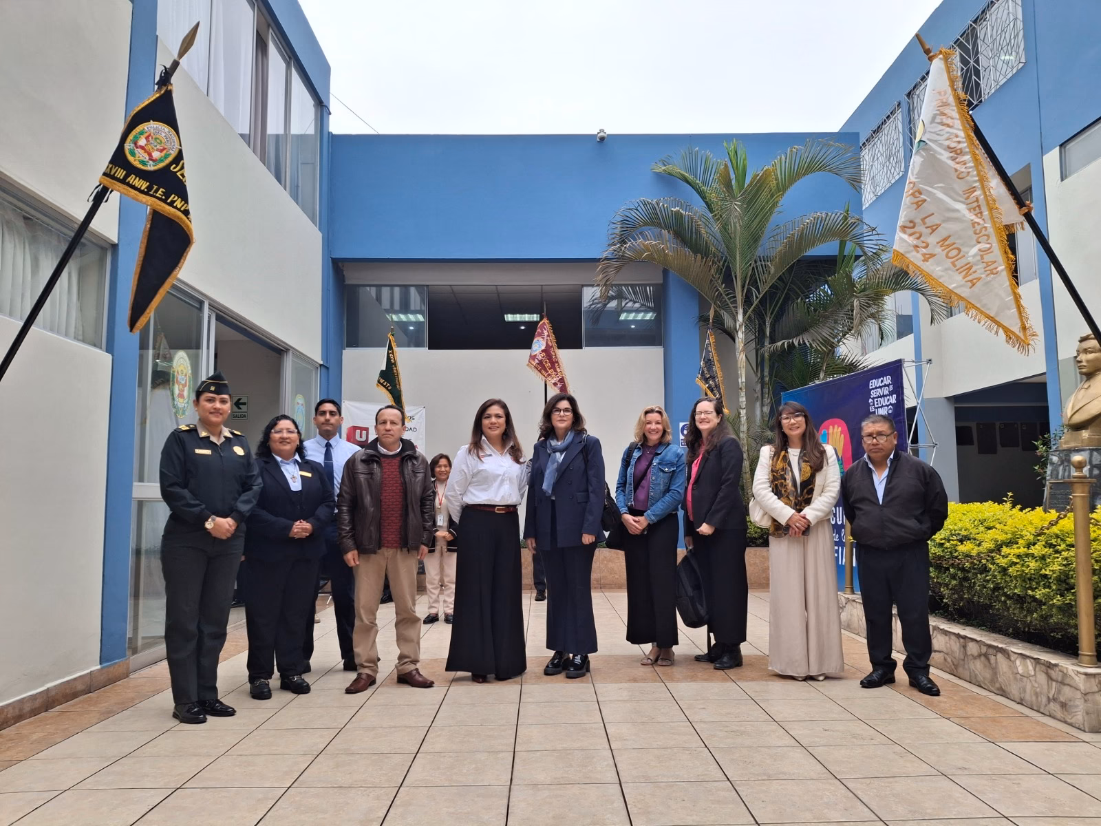 ¿Cuál es la dirección del Colegio pequeños investigadores de la Molina?