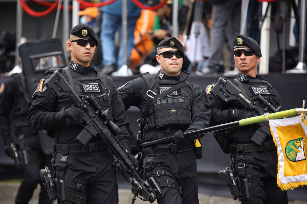 ¿Cómo se llaman los comandos especiales de Antinarcóticos de la policía deColombia?