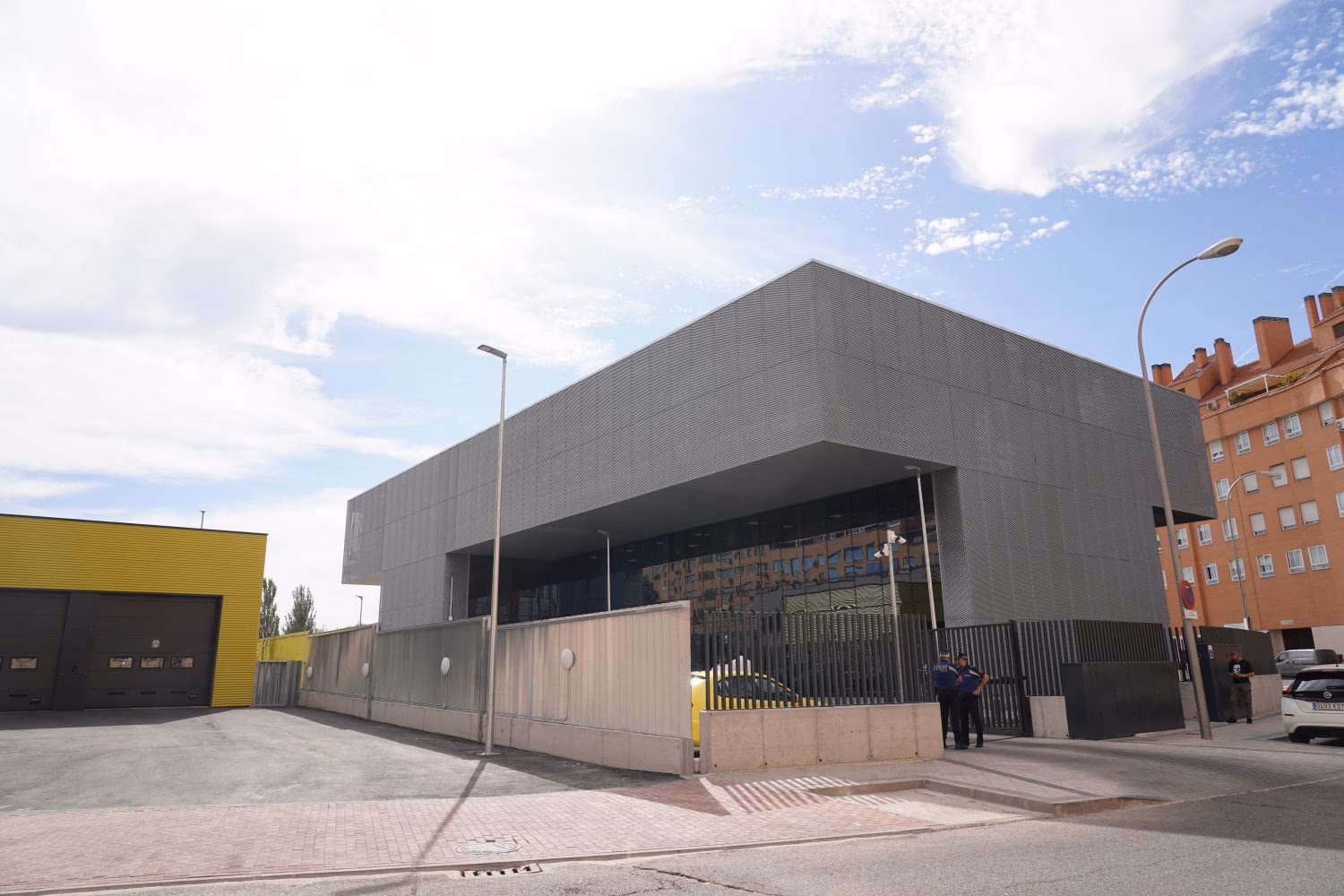 ¿Dónde se encuentra la Policía Municipal de Ciudad Lineal?