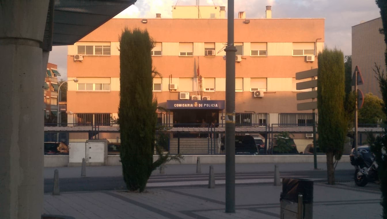 ¿Dónde se encuentra la comisaria Policia Nacional T4?