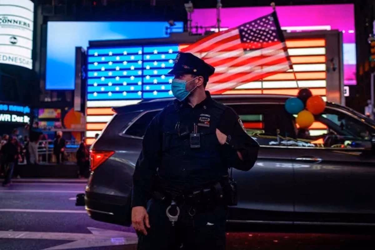 ¿Cómo comunicarme con la Policía Nacional?