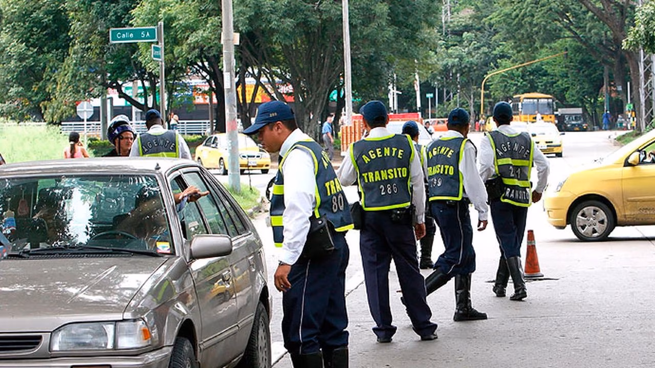 ¿Cuáles son los requisitos para Transfor a la policía?
