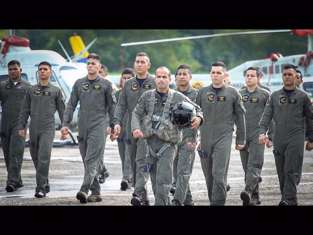 ¿Cuánto gana un piloto de helicóptero?