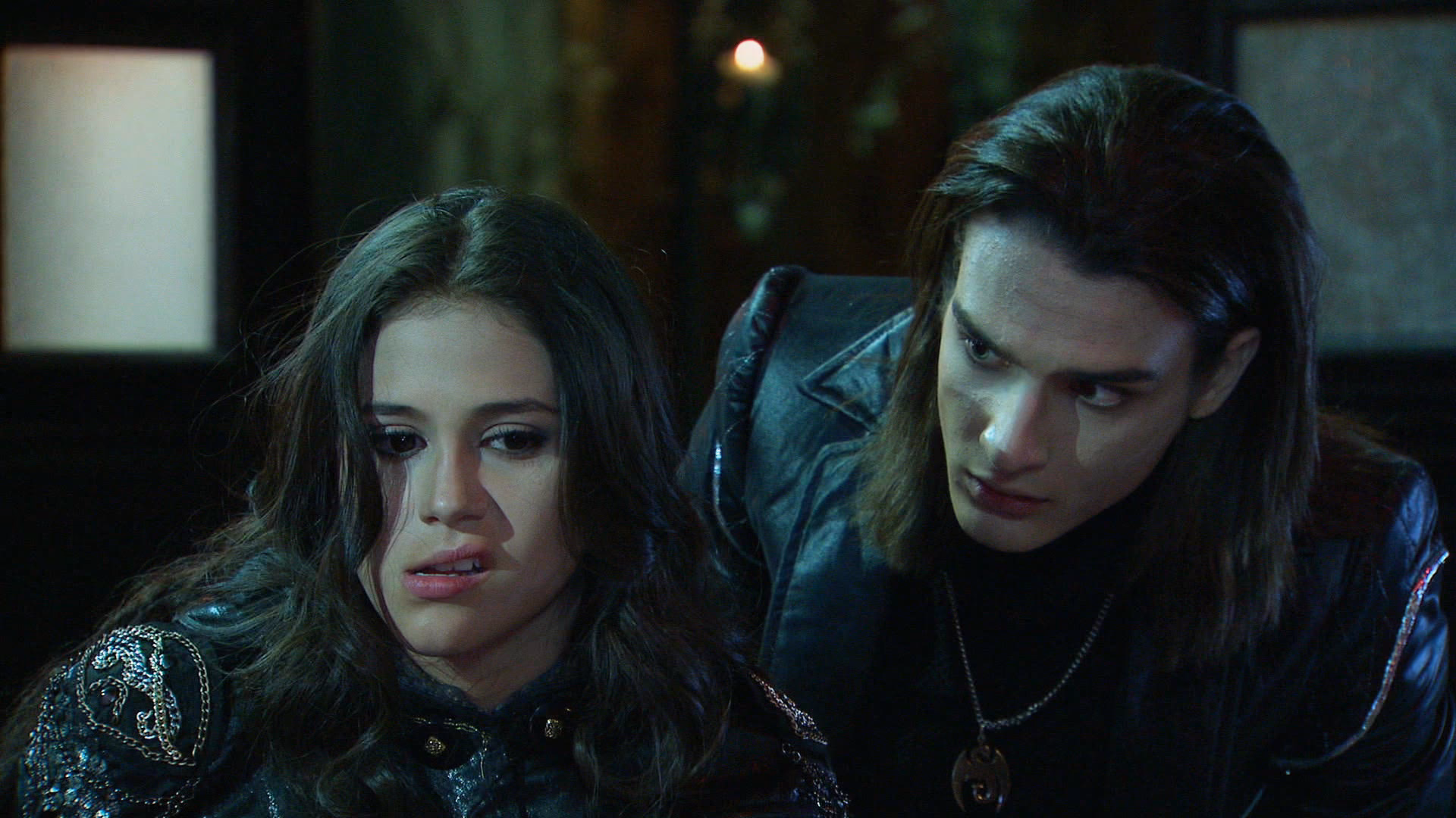 ¿Quién quiere volver vampira a Daisy?