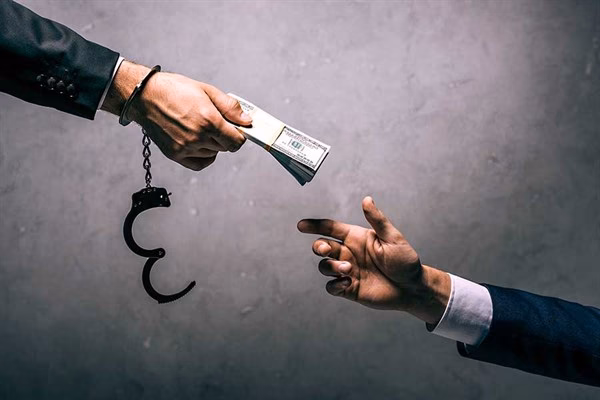 ¿Cuántas personas están recluidas en cárcel por tráfico de influencias?