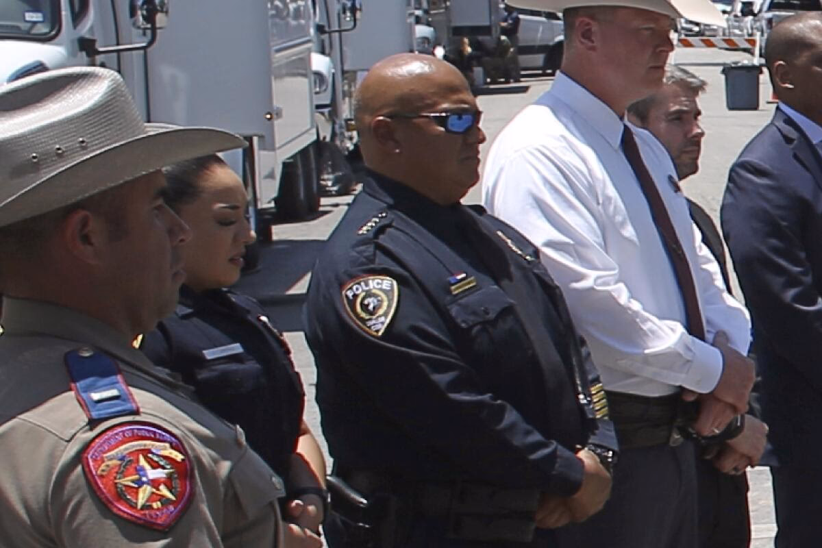 ¿Qué pasa con los policías despedidos?