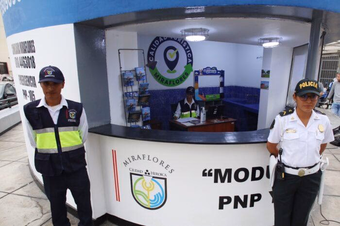 ¿Quién fue el comandante del Cuarto Distrito de policía?