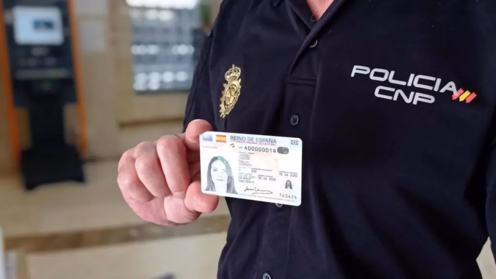 ¿Cómo puedo renovar mi DNI en la Policía Nacional?