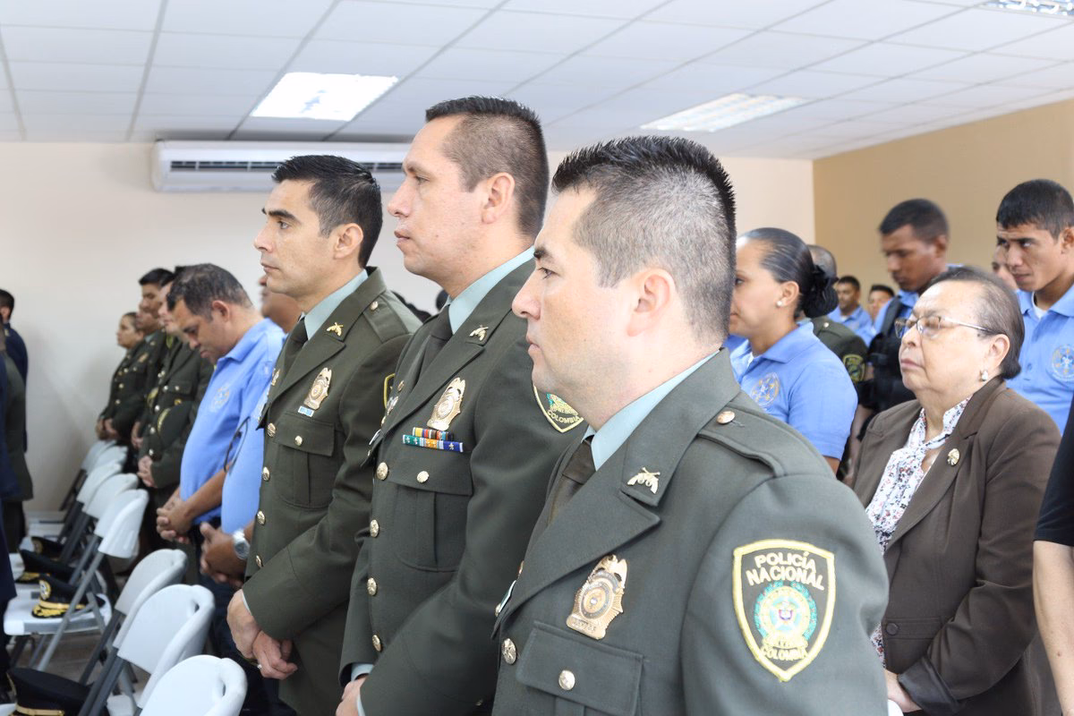 ¿Cuál es el nombre de la institución de la Policía Nacional deColombia?