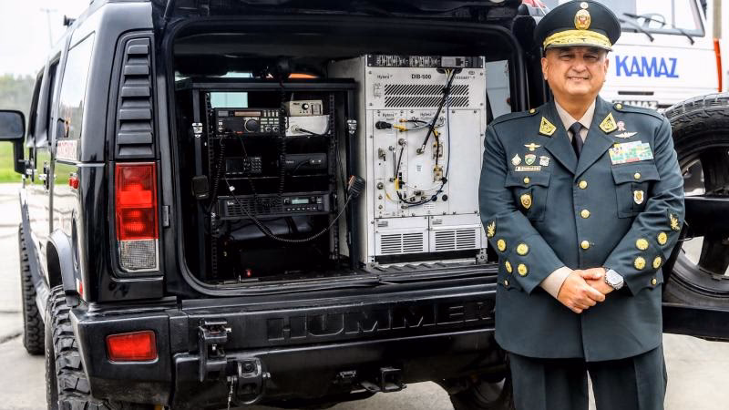 ¿Quién coordina las frecuencias para el uso de las Fuerzas Armadas y Policía Nacional del Perú?