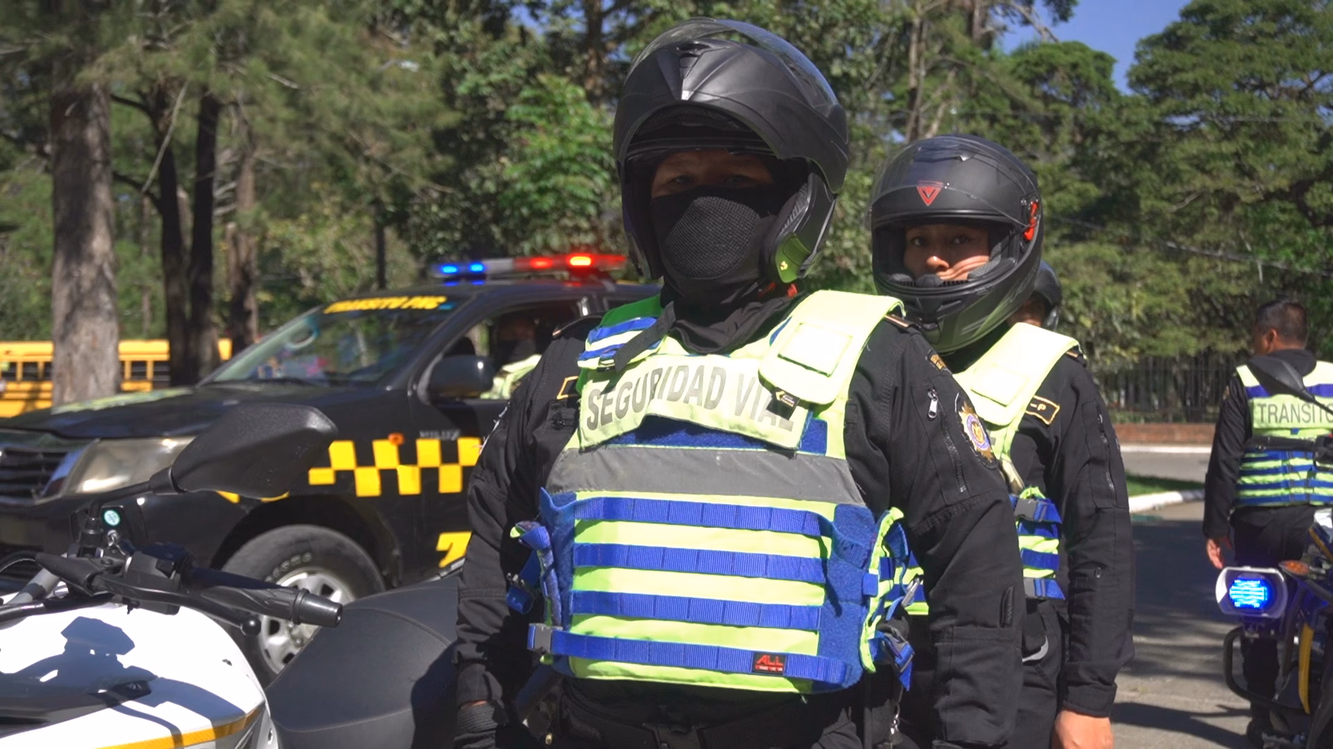 ¿Cuántas fotos hay de Policia transito?