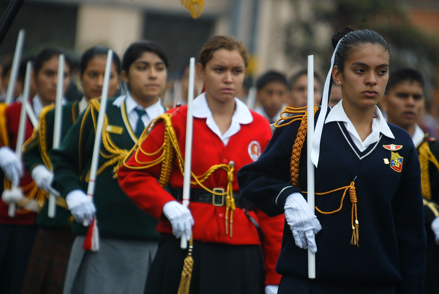 ¿Quién realizó la juramentación de la policía escolar?