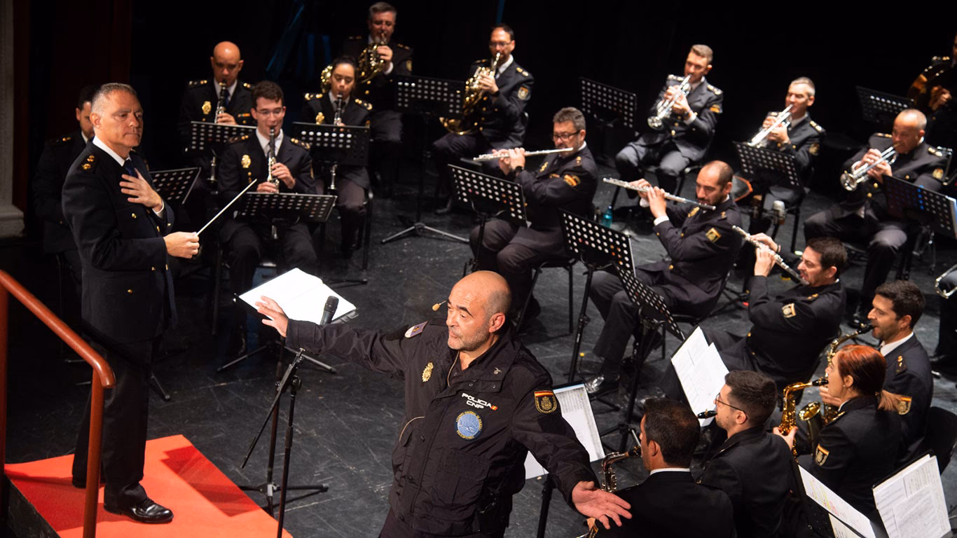 ¿Qué pasó con la banda de la policía?