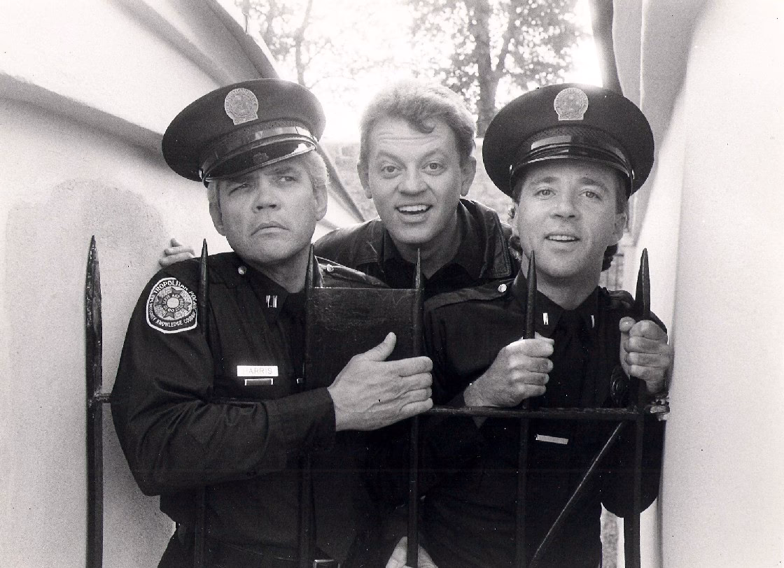 ¿Por qué Carey Mahoney fue a la academia de policía?