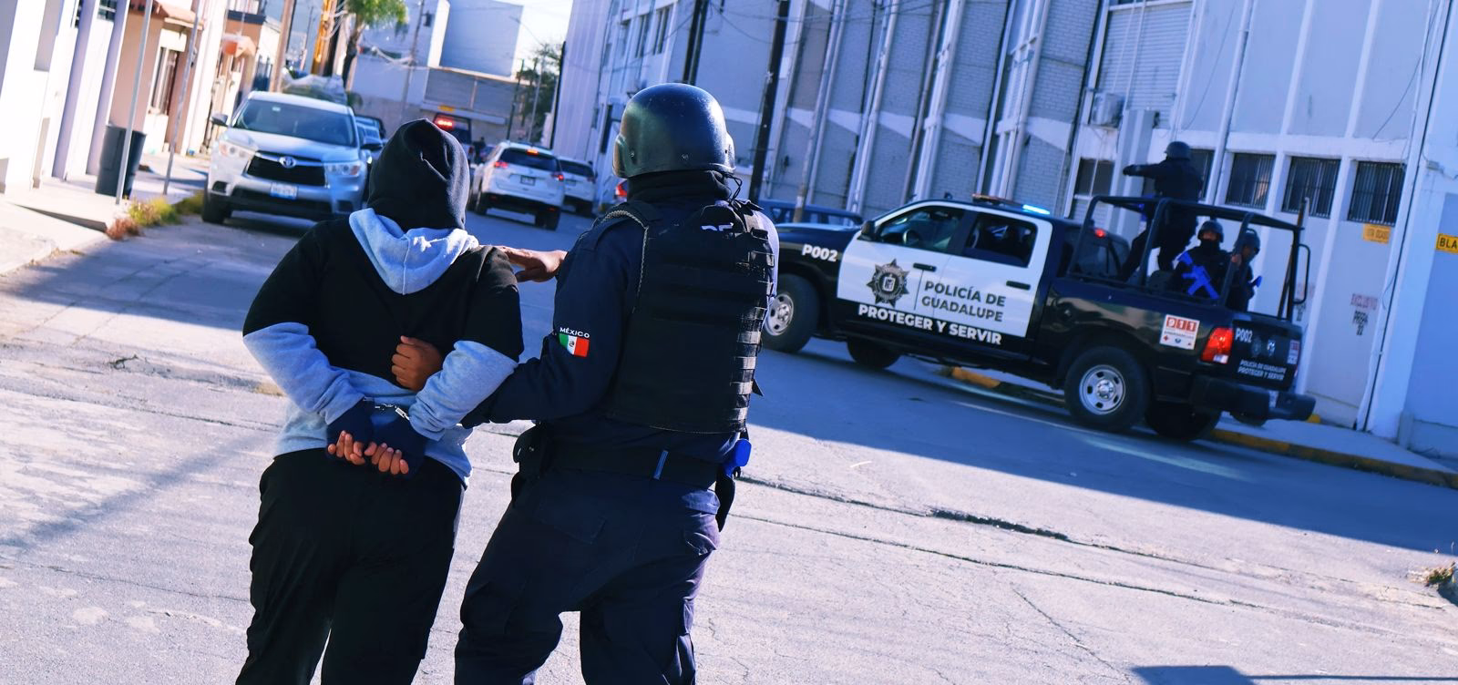 ¿Qué pasó con la uniformada de la policía de Guadalupe?