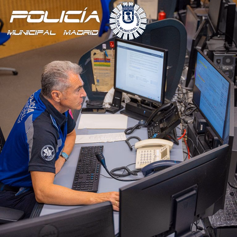 ¿Cuál es el horario de atención de la Policía Municipal de Madrid?