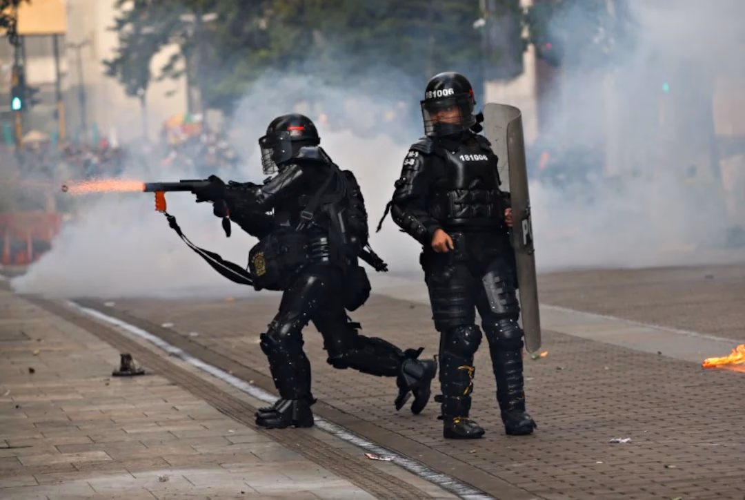 ¿Qué requisitos se necesitan para ser policía antidisturbios?