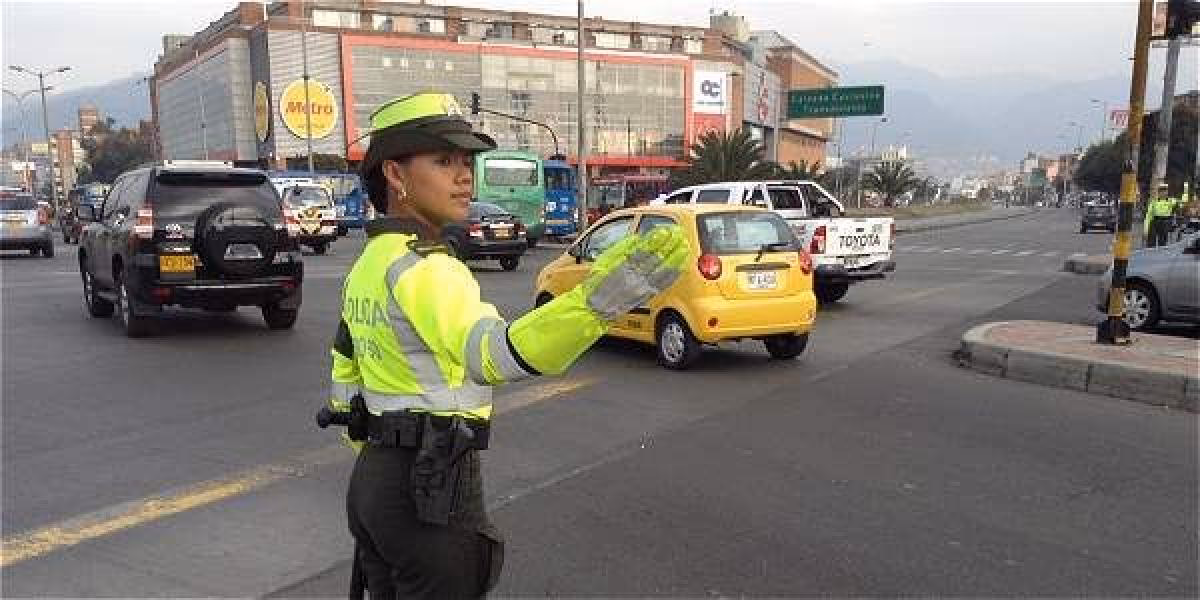 ¿Cuál es la sanción por soborno a un policía de tránsito?
