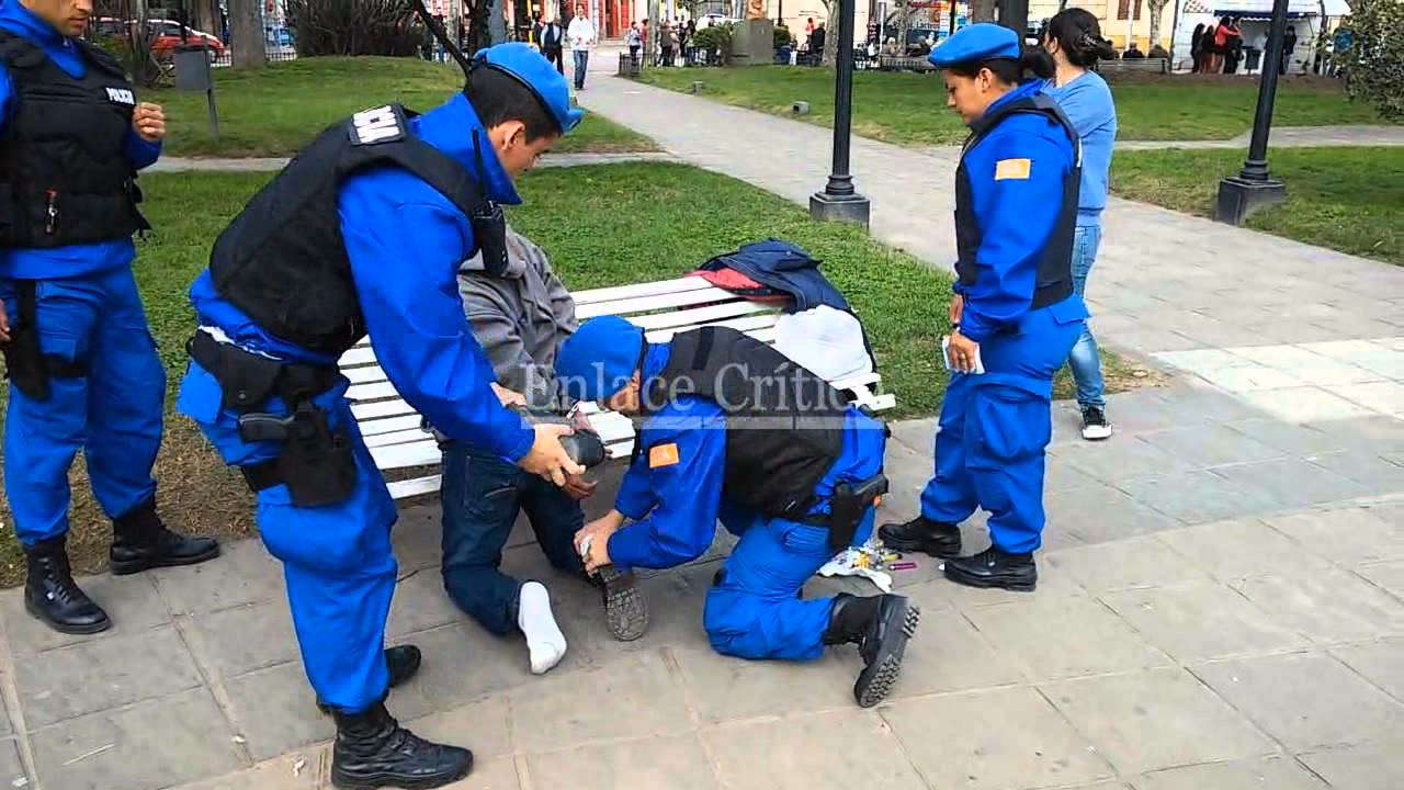 ¿Cómo abrir las carreras en el distrito de Zarate?