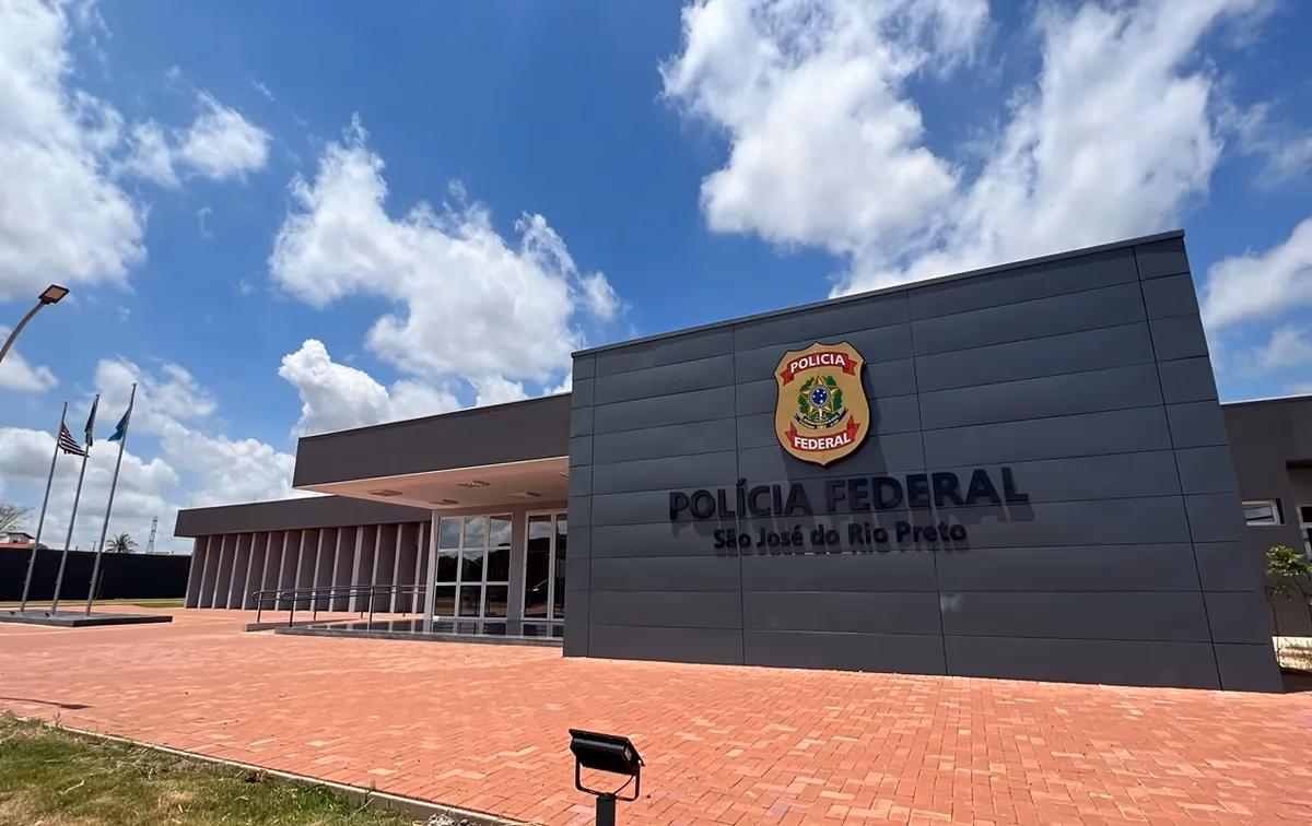 Como entrar em contato com a Polícia Federal?
