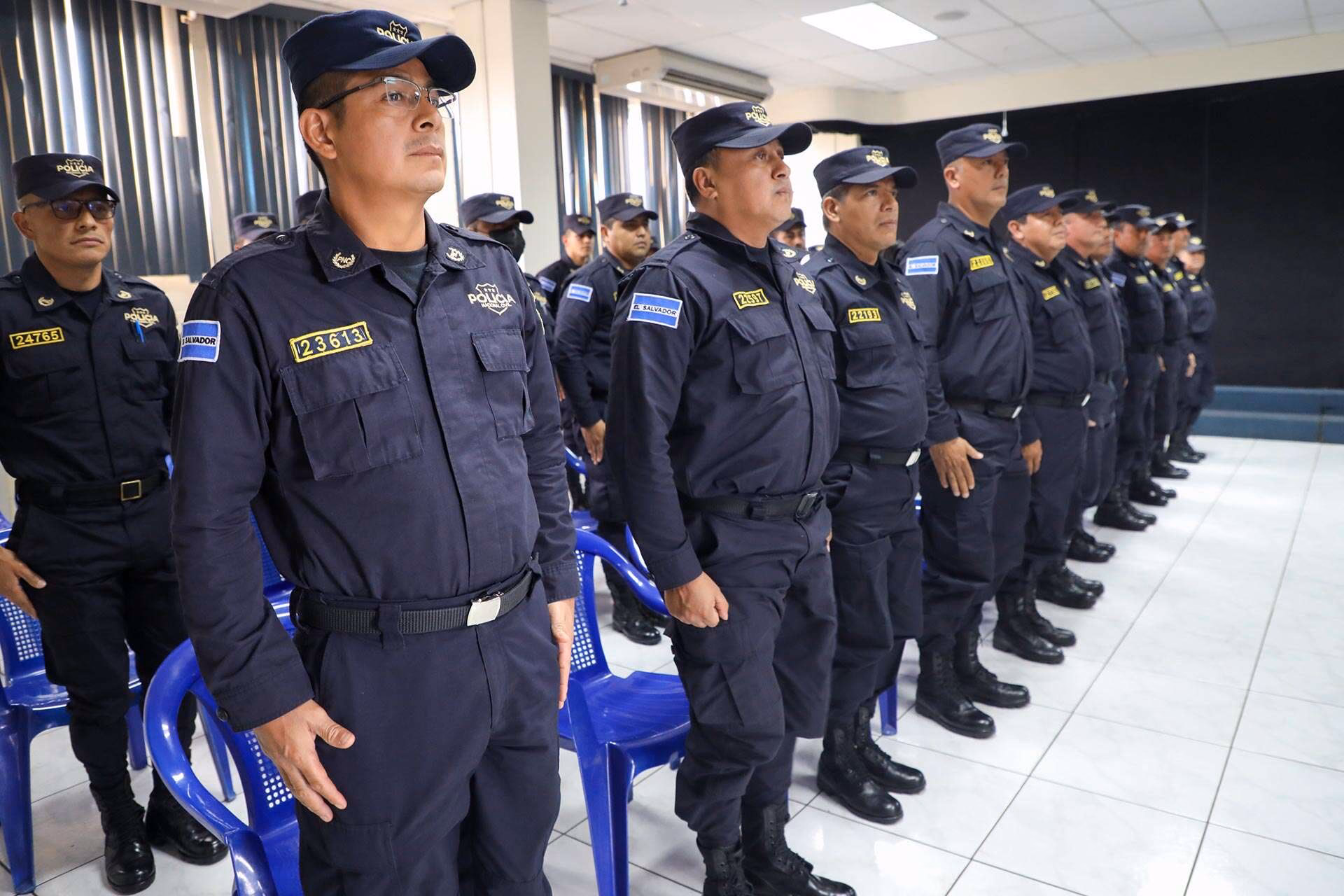 ¿Cuáles son los beneficios de la inteligencia artificial en las fuerzas policiales?