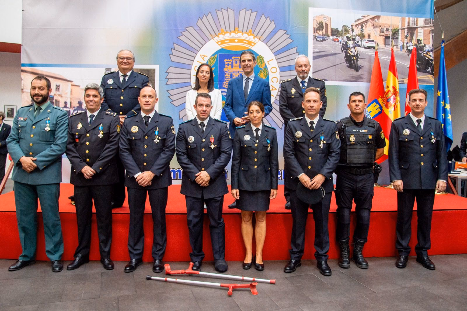 ¿Dónde se encuentra la policía local de Alcalá de Henares?