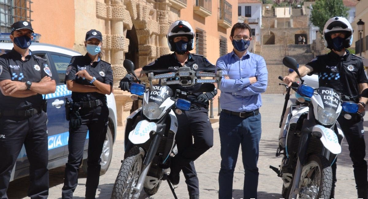 ¿Cuáles son los municipios cercanos a Almansa?