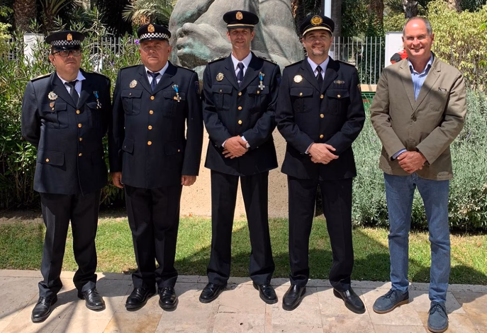 ¿Cuántos funcionarios tiene la policía local de Benissa?