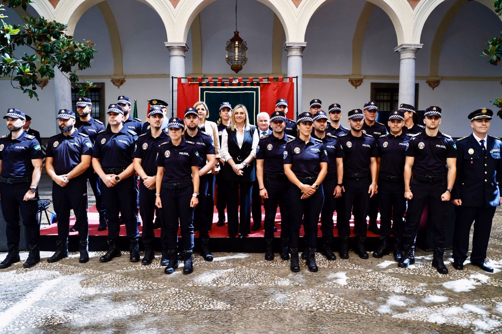 ¿Cómo solicitar información sobre los procesos de policía local Granada?