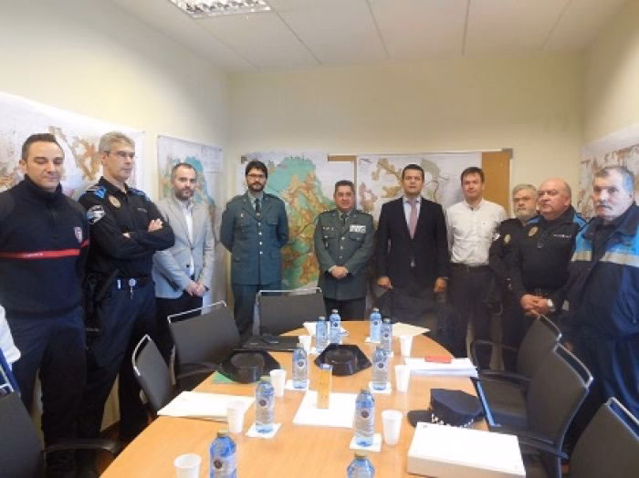 ¿Cuál es el funcionamiento de la policía y los servicios de seguridad en el Sadar?