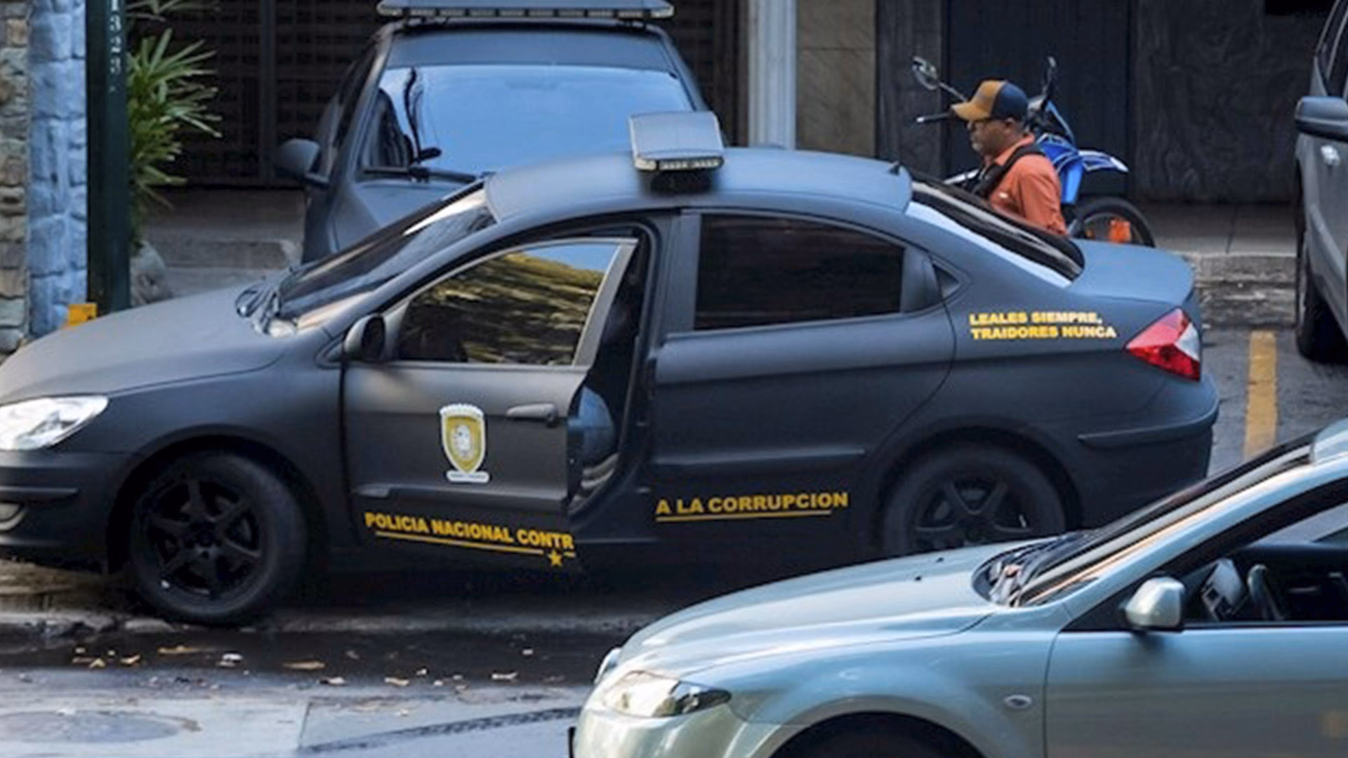 ¿Qué es la Policía Nacional contra la corrupción?