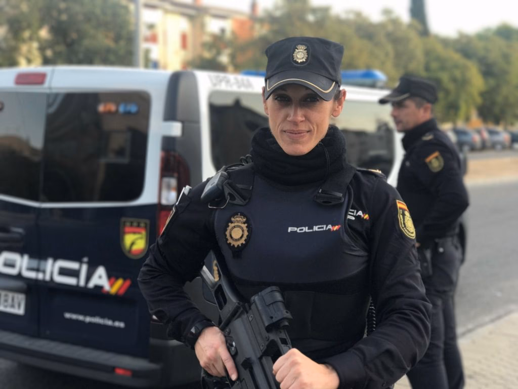 ¿Cuáles son las funciones de la Policía Femenina?