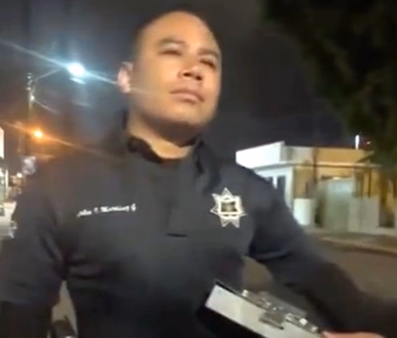 ¿Qué busca el personaje de poli corrupto?