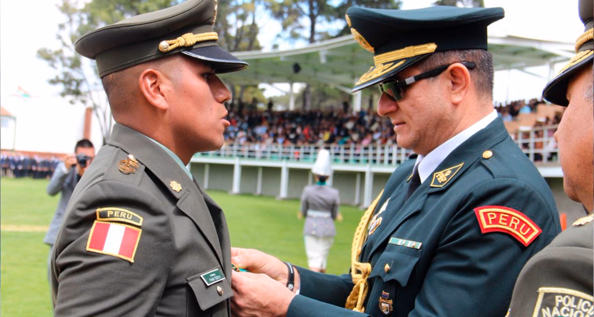 ¿Qué hace un brigadier general de la policía?