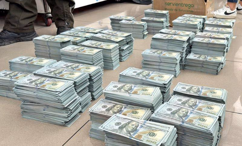 ¿Quién es el encargado de ingresar el dinero a los juzgados?