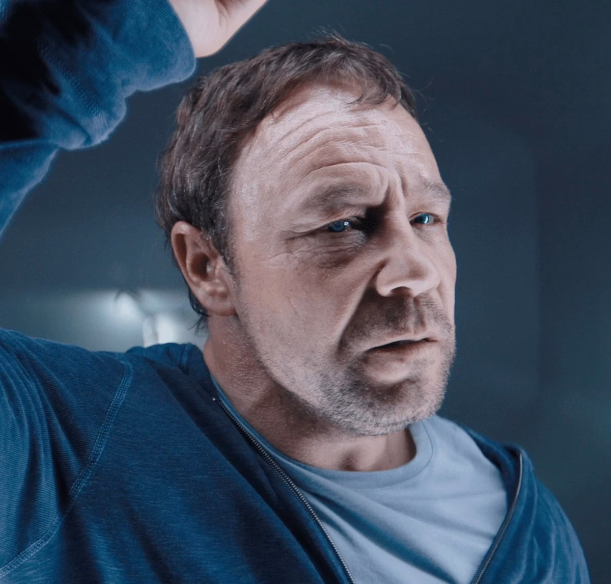 ¿Cómo se llama el simbionte de Jim?