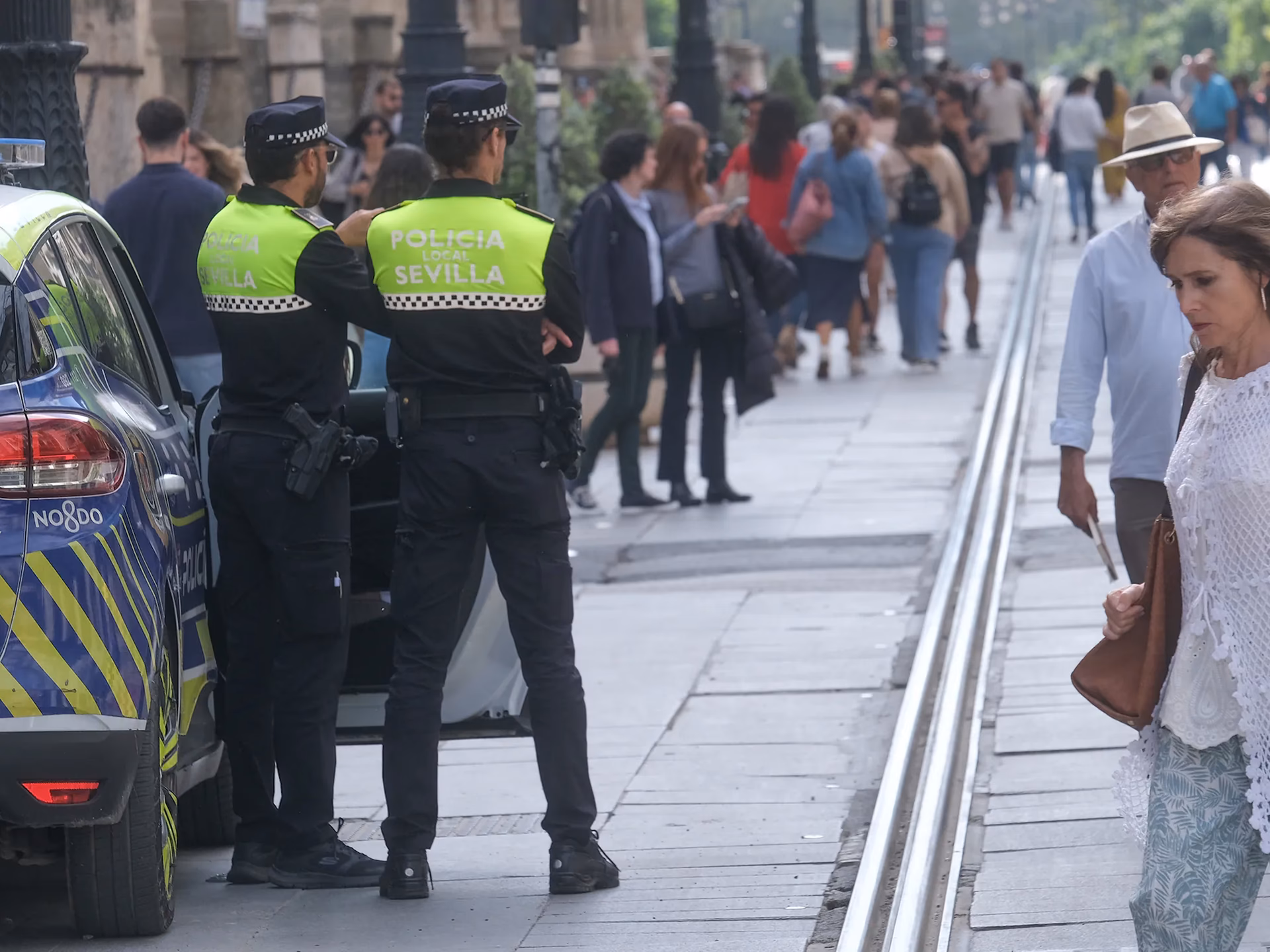 ¿Cuánto gana un policía local?