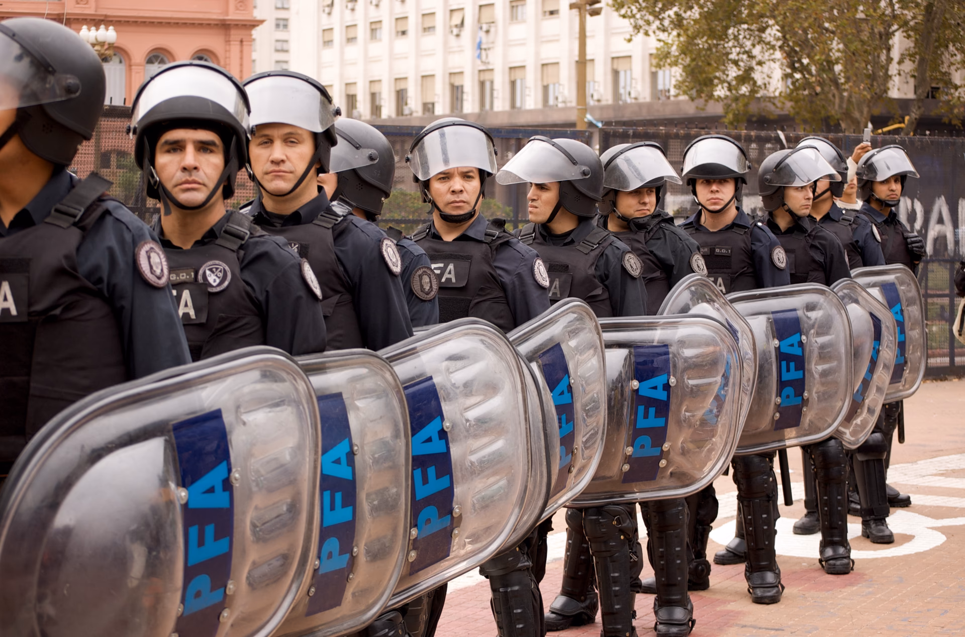 ¿Cómo actuan los miembros de las policías de la provincia de Buenos Aires?
