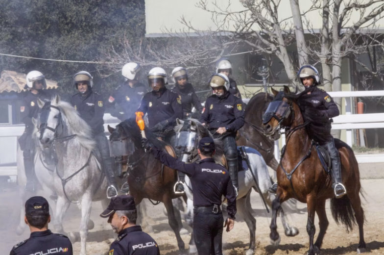 ¿Cómo entrar a la unidad de Caballería de la Policía Nacional?